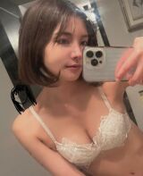 The erotic figure reflected in the mirror is UPw on SNS and diffusion w Mou can not be erased wwww