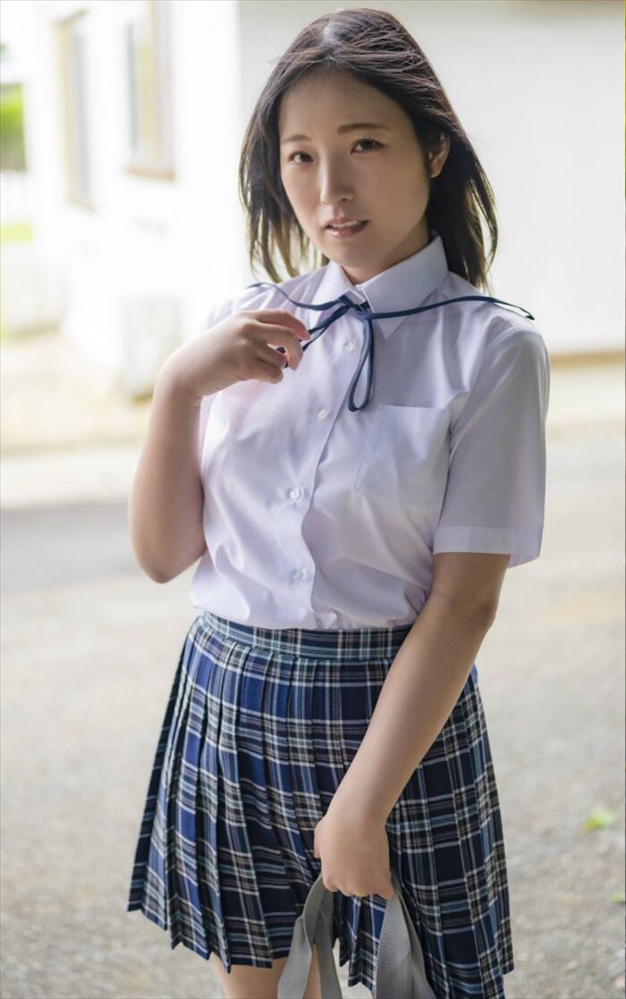 Shizuki Nana 紫月なな 4th image