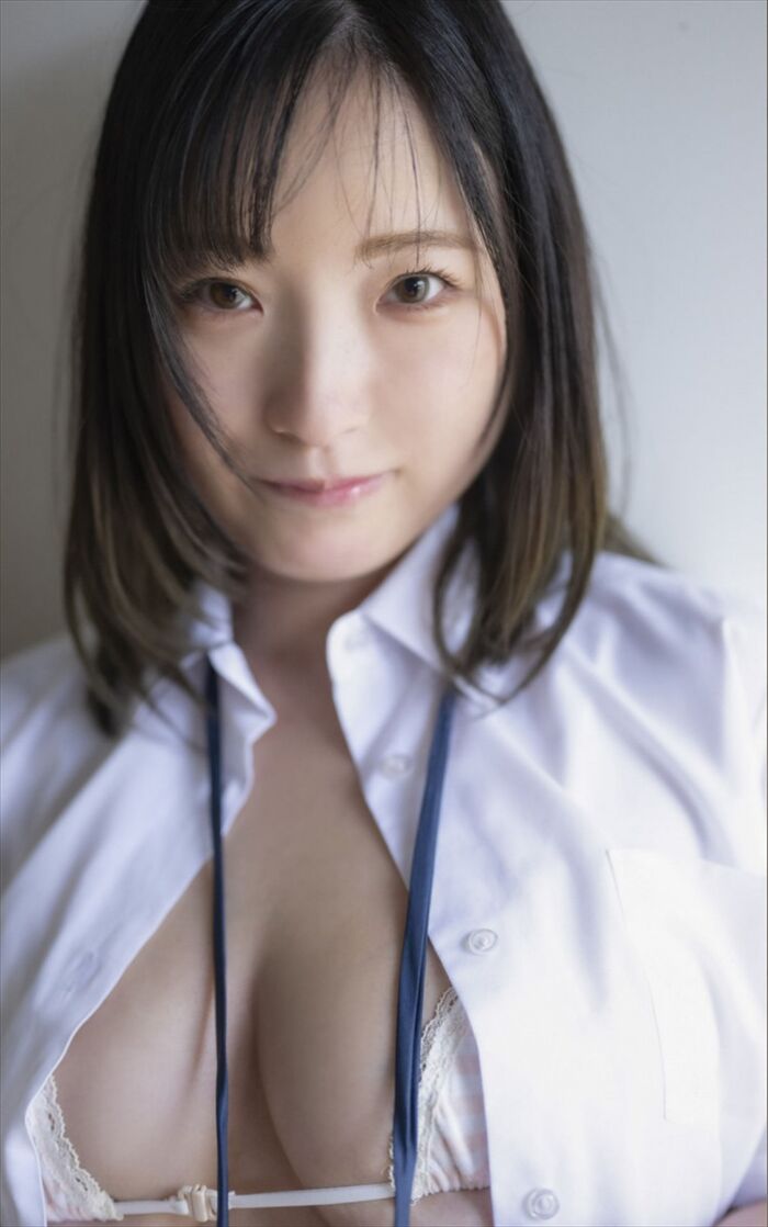 Shizuki Nana 紫月なな 8th image