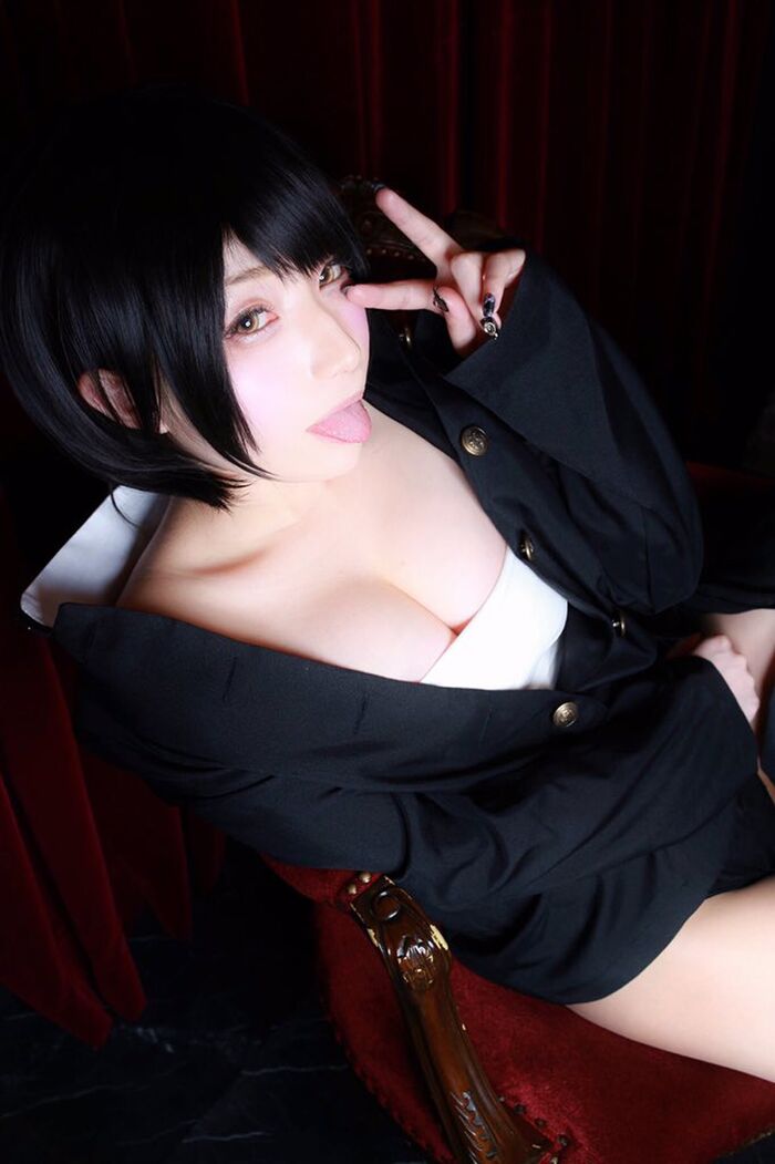 Erotic images of girls dressed as men 16th image
