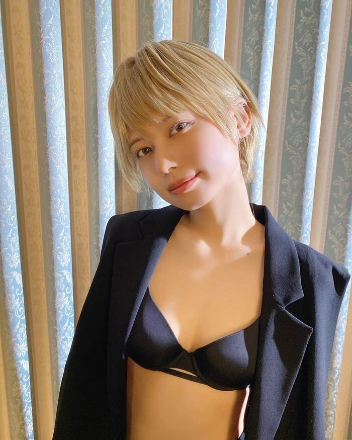Erotic images of girls dressed as men 18th image