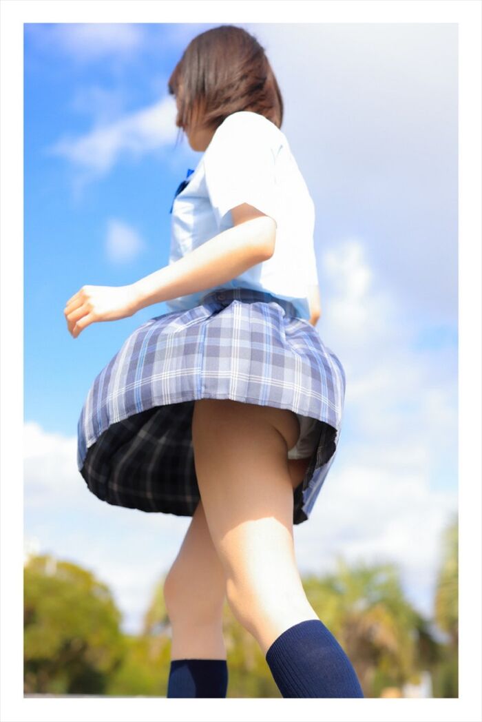 Yuri Maina 10th image