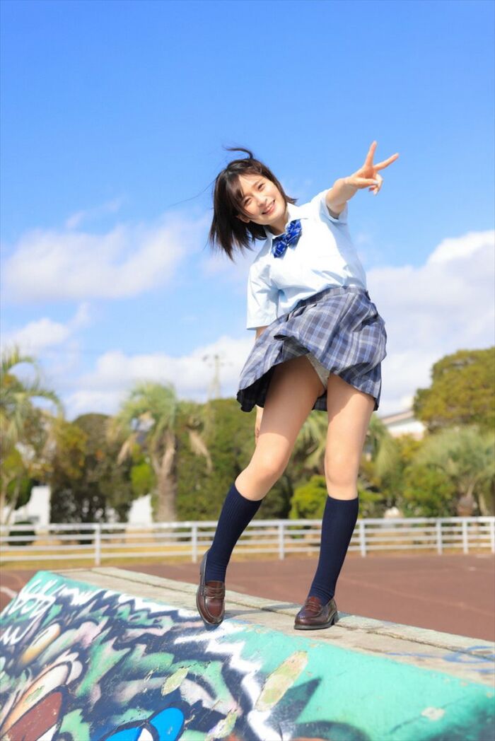 Yuri Maina 12th image