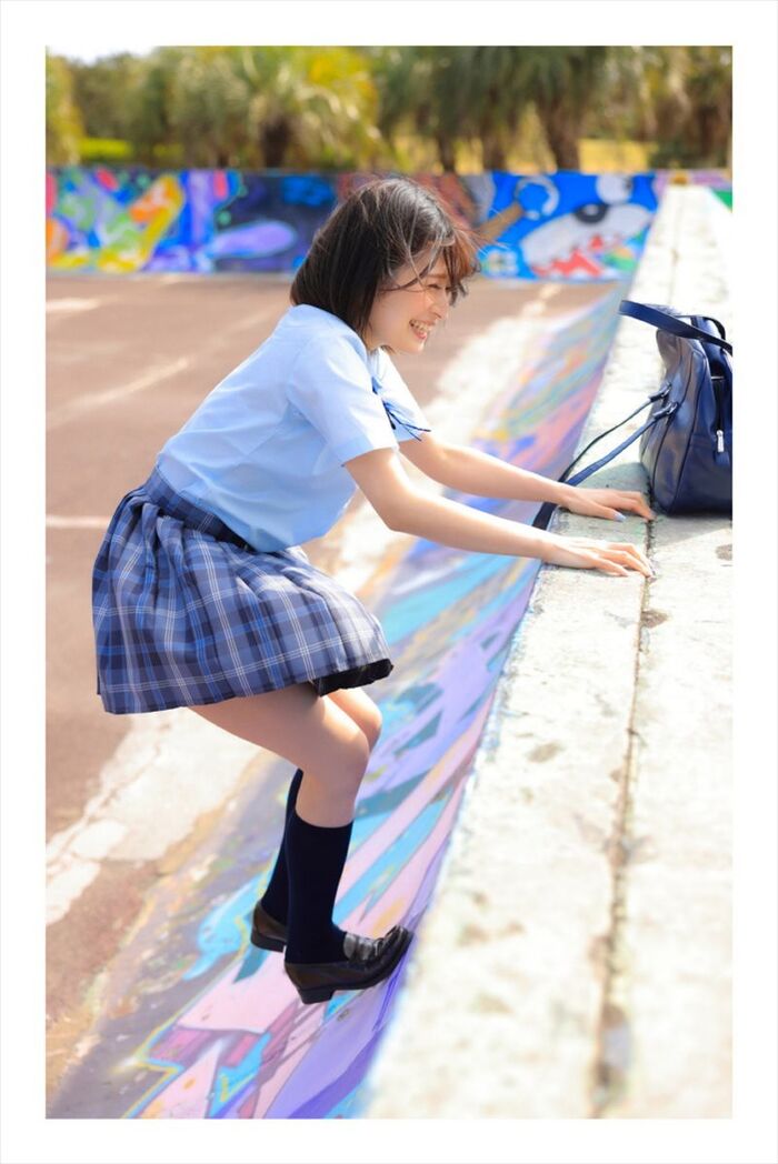 Yuri Maina 7th image