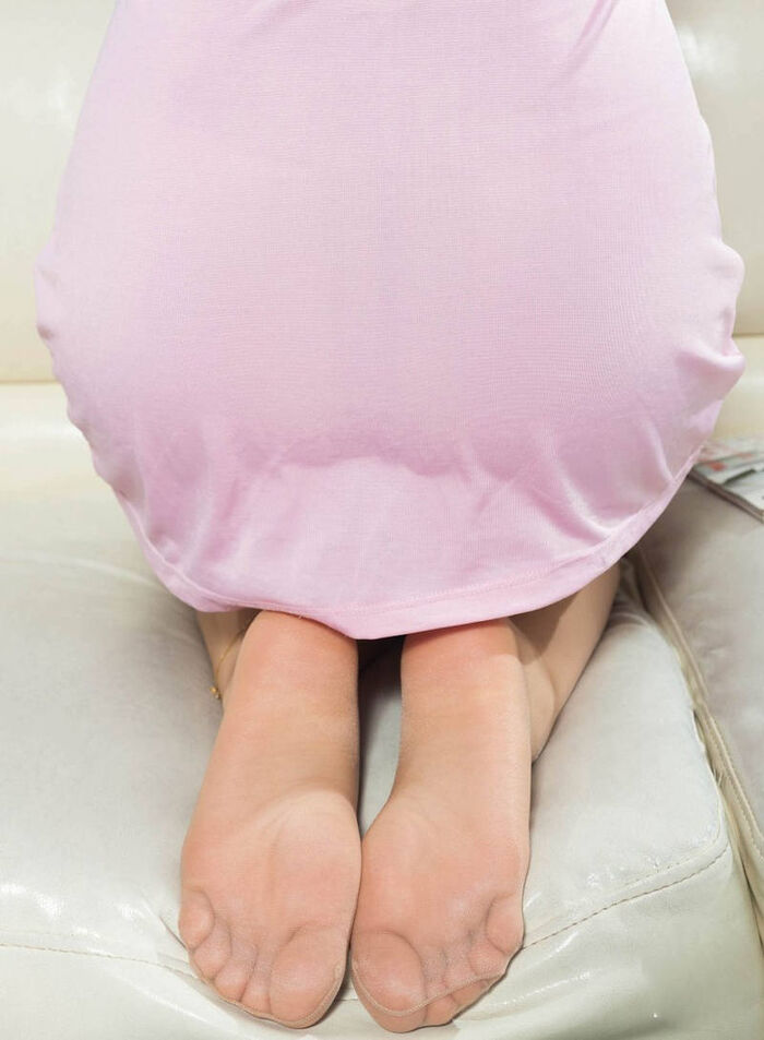 Erotic image of a sitting girl's buttocks 10th image