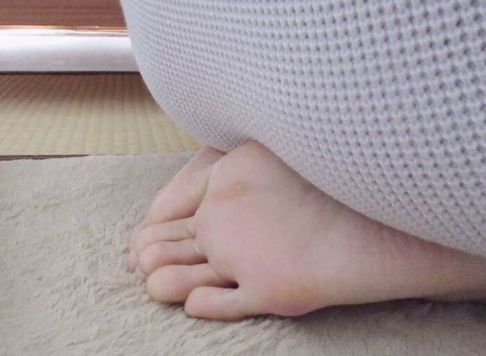 Erotic image of a sitting girl's buttocks 20th image