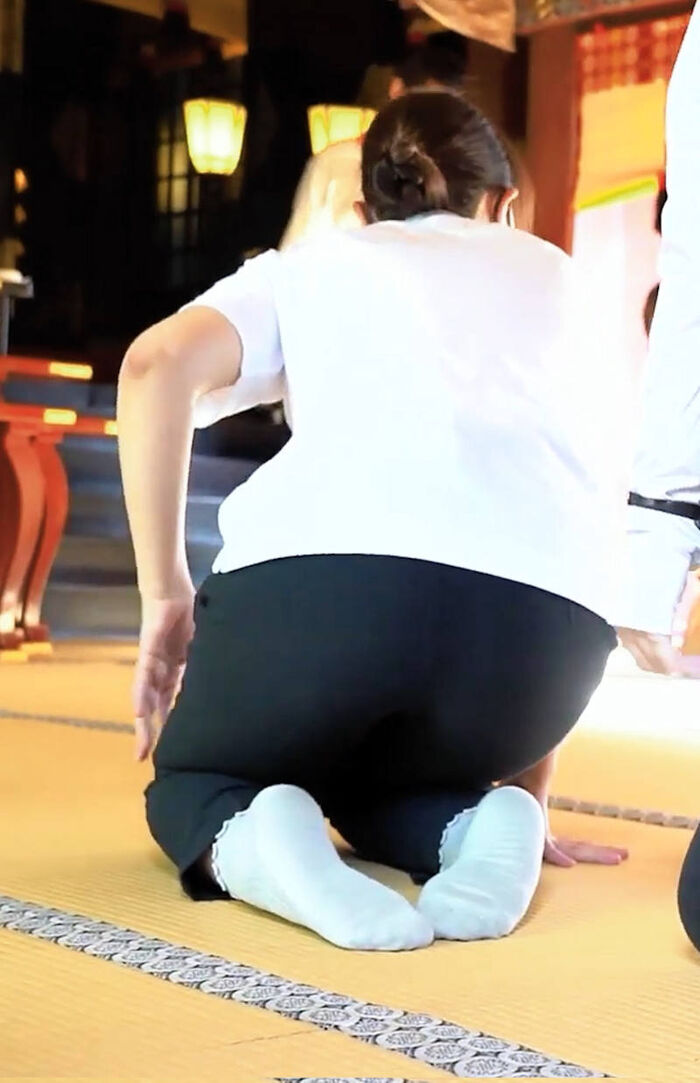 Erotic image of a sitting girl's buttocks 28th image