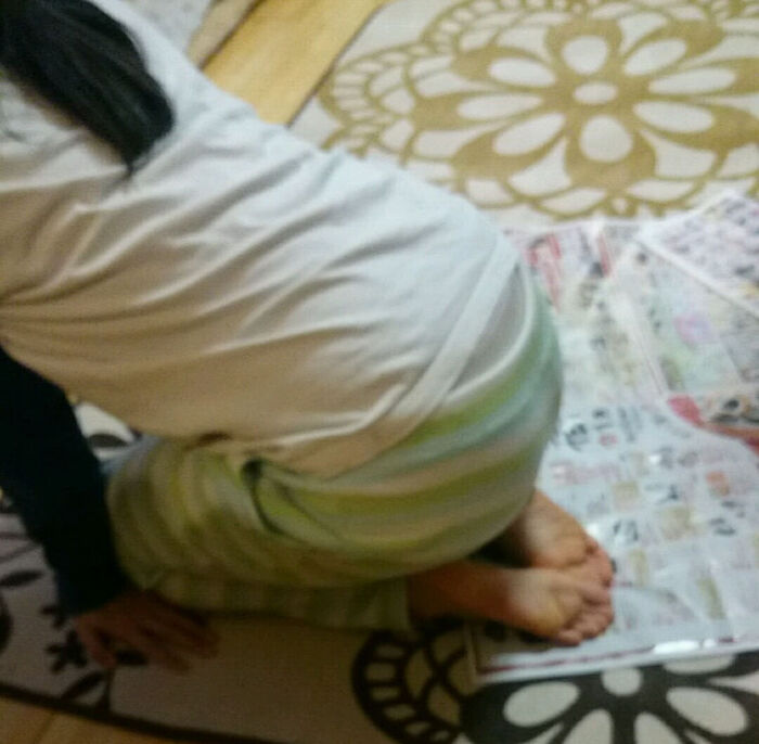 Erotic image of a sitting girl's buttocks 33th image