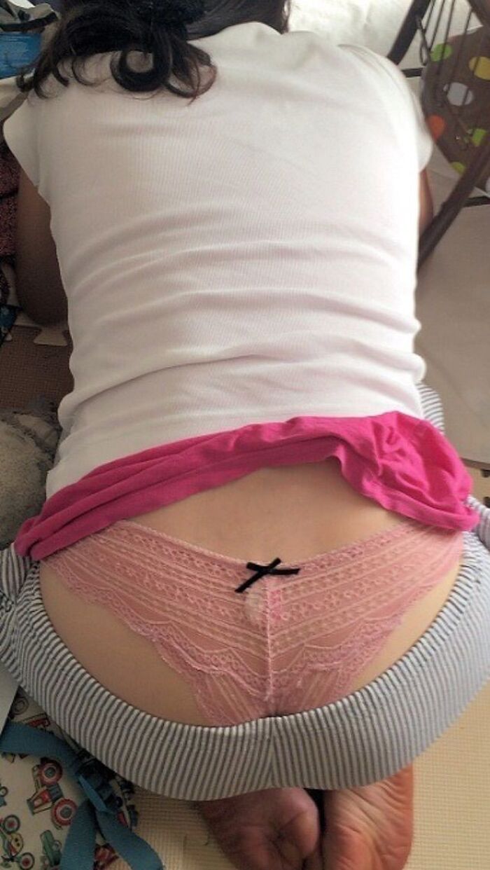 Erotic image of a sitting girl's buttocks 51th image