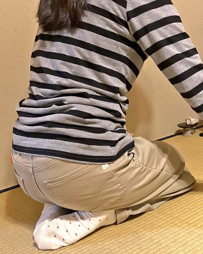 Erotic image of a sitting girl's buttocks 61th image