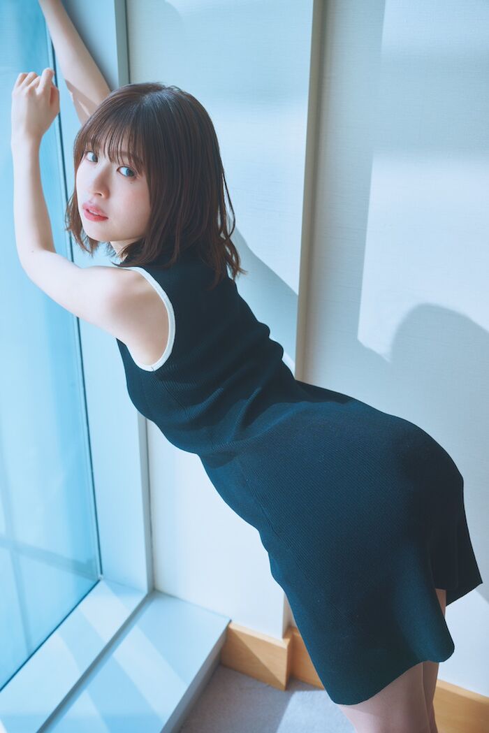 Hinatazaka 46 Yoshika Matsuda, the standing back image is too naughty wwwwww A bold posing cut from the 1st photo book was released and fans were shocked!! 5th image