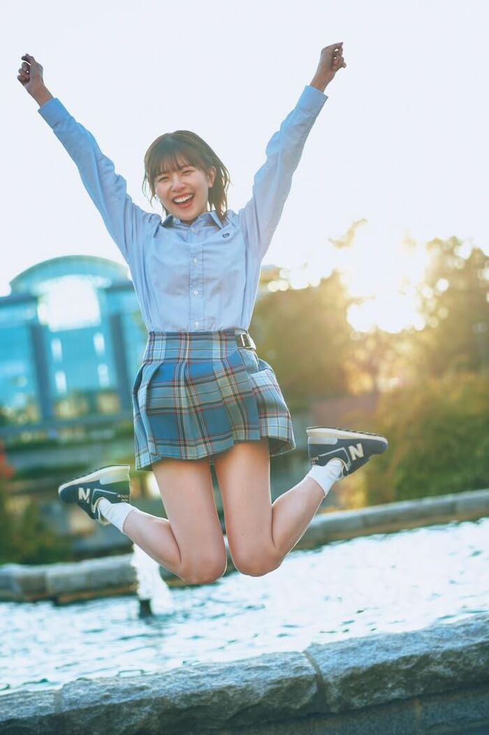 Hinatazaka 46 Yoshika Matsuda, the standing back image is too naughty wwwwww A bold posing cut from the 1st photo book was released and fans were shocked!! 7th image