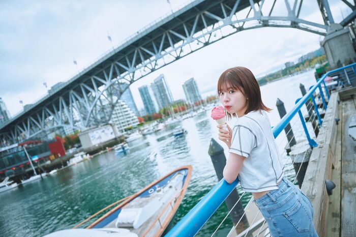Hinatazaka 46 Yoshika Matsuda, the standing back image is too naughty wwwwww A bold posing cut from the 1st photo book was released and fans were shocked!! 8th image