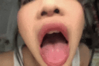 33 kissing GIFs! - A naughty girl who chews at the camera is erotic and comes out! 19th image