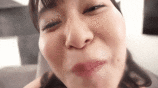 33 kissing GIFs! - A naughty girl who chews at the camera is erotic and comes out! 22th image