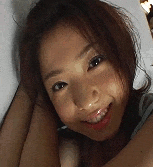 33 kissing GIFs! - A naughty girl who chews at the camera is erotic and comes out! 24th image