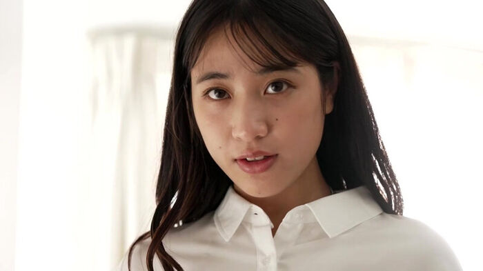 【画像】身長174cmのGカップ美女、セミヌード写真集を発売してしまうwwwwwwwwww岡本杷奈、生乳を見せた極限SEXYに挑戦！！！ 25th image