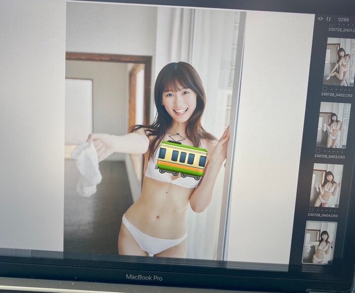 【画像】NGT48佐藤海里ちゃん、水着グラビアで極上のスタイルを見せるwwwwwwwくびれと腰つきがセクシーな全身ショットを披露！！！ 16th image