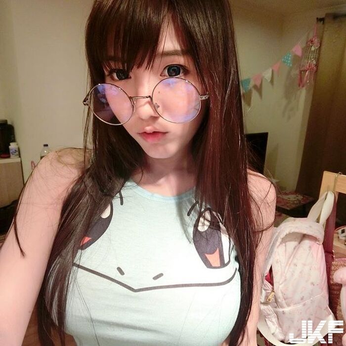 Alice, a Thai lollipop girl with a very unscientific figure!! It seems like a 50 yen coin is stuffed into the swimsuit~~~ 37th image
