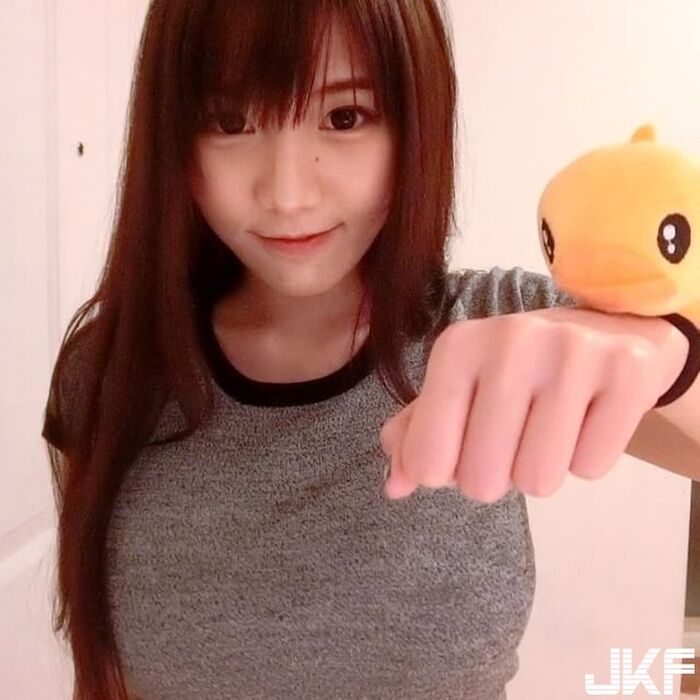 Alice, a Thai lollipop girl with a very unscientific figure!! It seems like a 50 yen coin is stuffed into the swimsuit~~~ 47th image