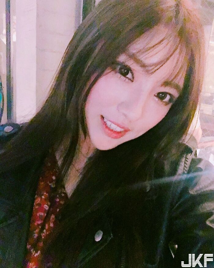 Korean big-eyed girl The two balls of flesh on her chest are super tight, so big that people instantly change their minds! 2th image