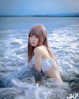 山吹りょう 你沒看錯 她是才貌雙全的Coser竟有傲人的F罩杯！