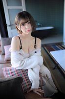 「股間女王」小日向結衣 大露翹臀騷氣滿滿 ...