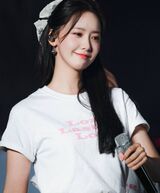 韓國女歌手、演員、主持人，女子演唱團體少女時代成員--林允兒