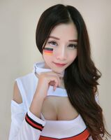 曼谷性感嫩模 纖slender 材卻擁有豐滿上圍 簡直就是不科學啊!