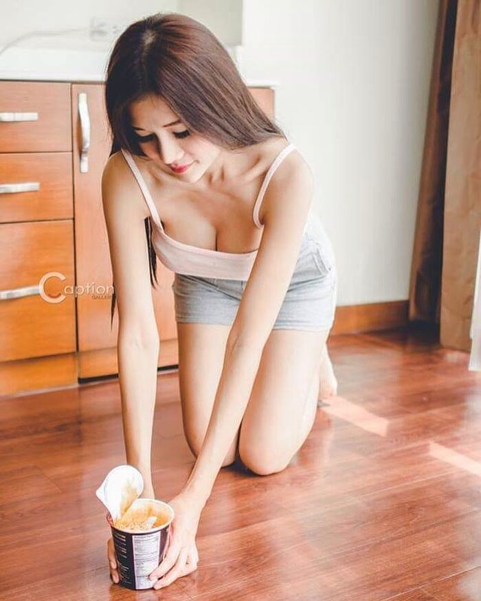 曼谷性感嫩模 纖slender 材卻擁有豐滿上圍 簡直就是不科學啊! 12th image