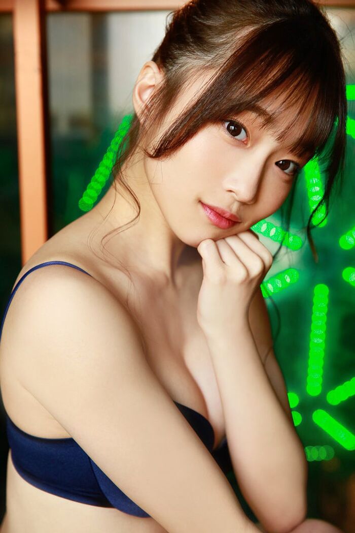 [Swimsuit image] Even though she is 145 cm tall, her idol with huge breasts is dangerous wwwwwwww Miyu Kishi, boldly releases her powerful bust in the latest gravure photo book!! 11th image