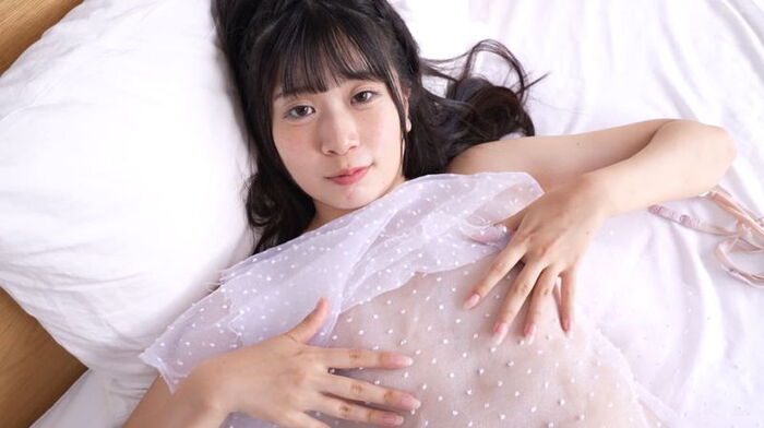 Child-faced TEEN Gravure Gotenzaka Kurumi (19), who was a student until last year, is taking a new step with the lifting of the see-through ban ww 33th image