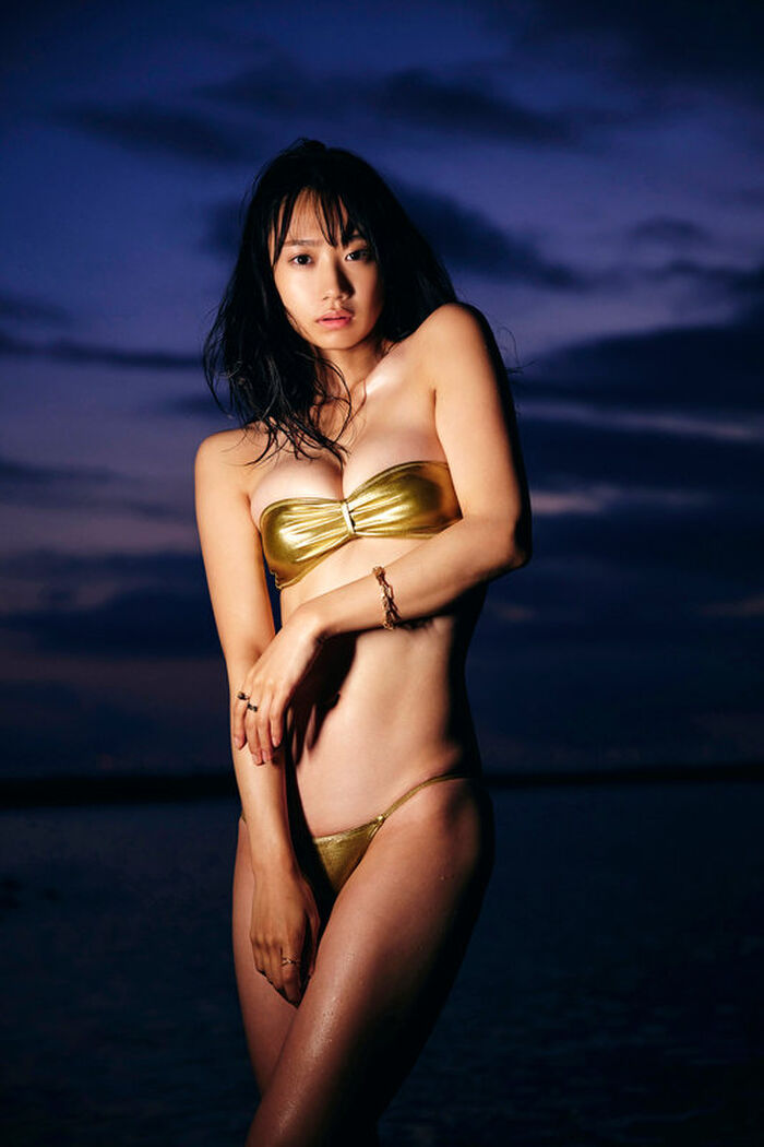 [Image] 9-headed 'Japan cutest RQ' took off wwwwwww Nanako Aizawa challenges empty-handed nudie in her 1st photo book!! M-shaped spread legs, bra string removal and underwear cut are also released! 21th image