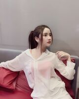纖slender material 罩不住性感魅力 明亮大眼讓人看傻眼