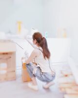 陳潔玲換上誘人吊帶背心 表示「今晚只想好好睡一覺 」