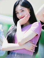 韓國女子團體I.O.I中唯一的中國成員--周潔瓊