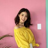 一開始以為是個清純派... 沒想到這張超低胸看展照「露出一半渾圓酥胸」:看起來好可口