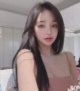 絕美網拍老闆娘 擁有洋娃娃臉蛋和完美身身材 好想和她談戀愛阿!
