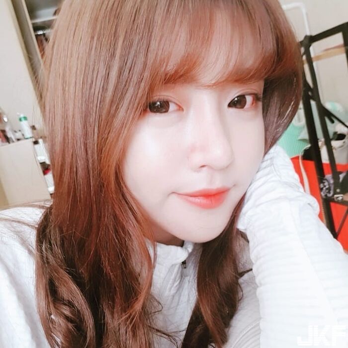 Han Guo Sweet Beauty System Correct Sister Exposure Deep Breast Groove Super Invitation Person Favorable Thoughts Buried Chest ... 12th image