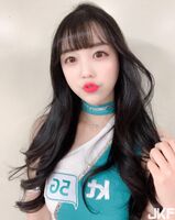 青春啦啦隊正妹 invitation牌笑容配上纖細螞蟻腰 看到她直接融化了!