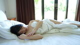 Rinko, a mysterious beauty who suddenly debuts in gravure, exposes her anal to pink nipples with lewd water ww