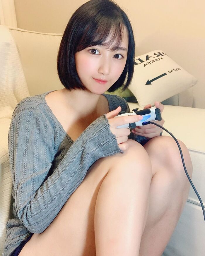 正妹川瀬 眠前自拍 眠袍滑落飽滿雙峰見客辣翻 6th image