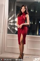 南韓美女 申海麗 紅色連身短裙 超迷人眼神心都被勾走了