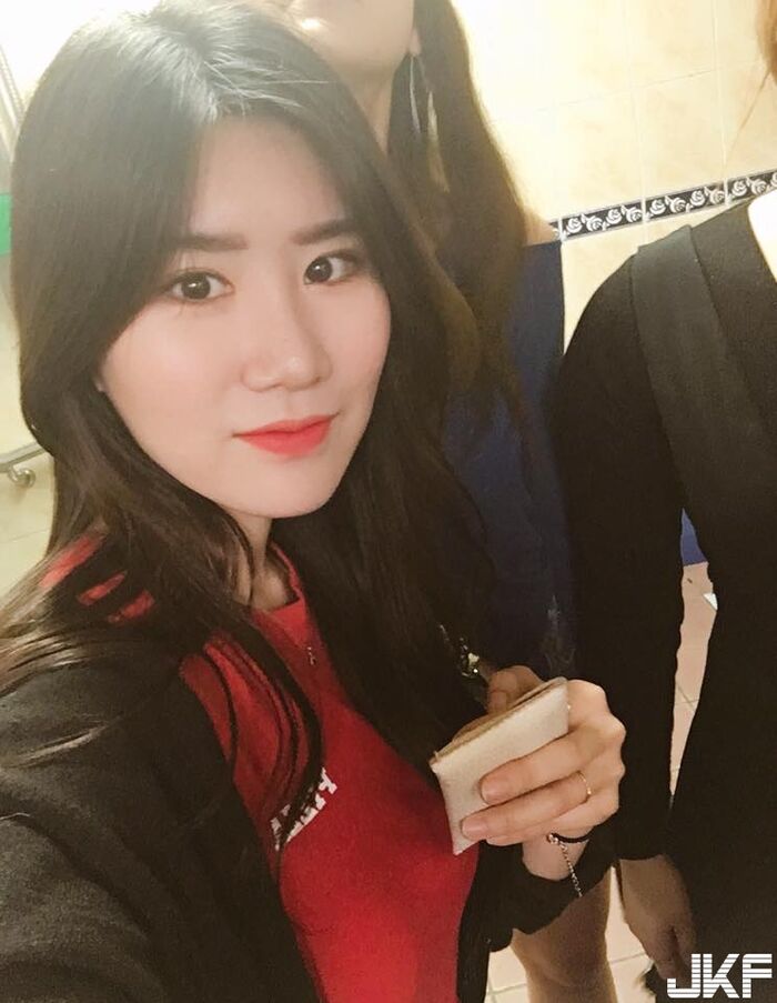 來自韓國的可愛女孩 她的迷人電眼把我全電的酥麻酥麻的!! 10th image