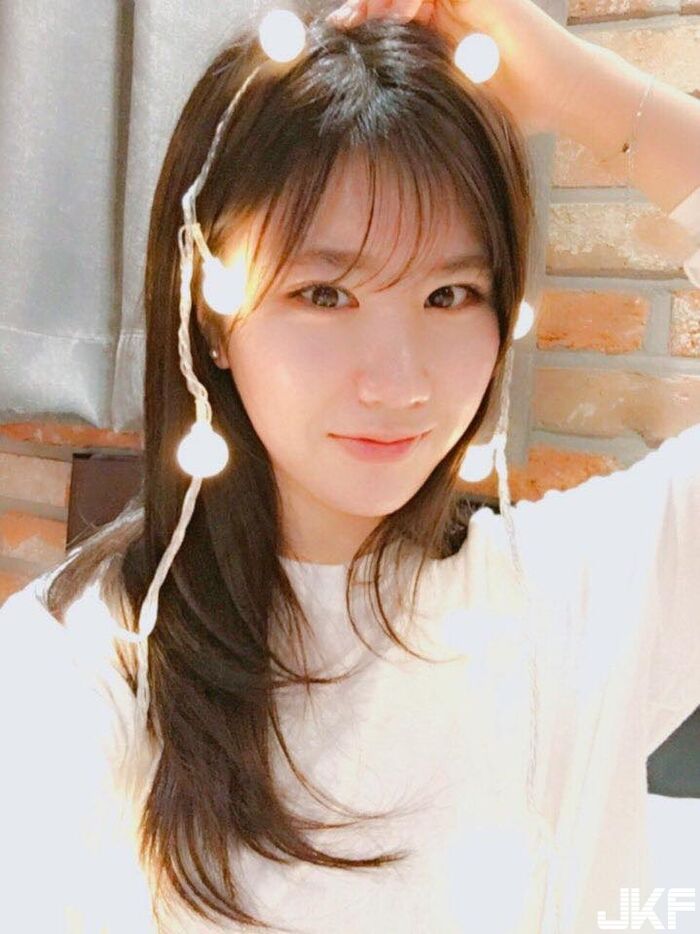 來自韓國的可愛女孩 她的迷人電眼把我全電的酥麻酥麻的!! 5th image