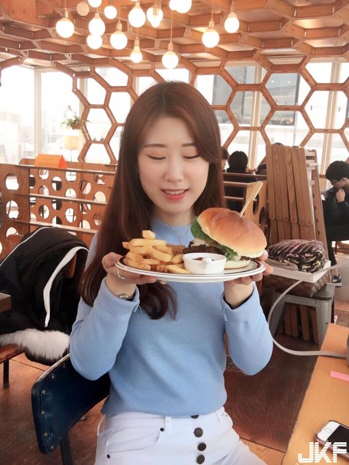 來自韓國的可愛女孩 她的迷人電眼把我全電的酥麻酥麻的!! 7th image