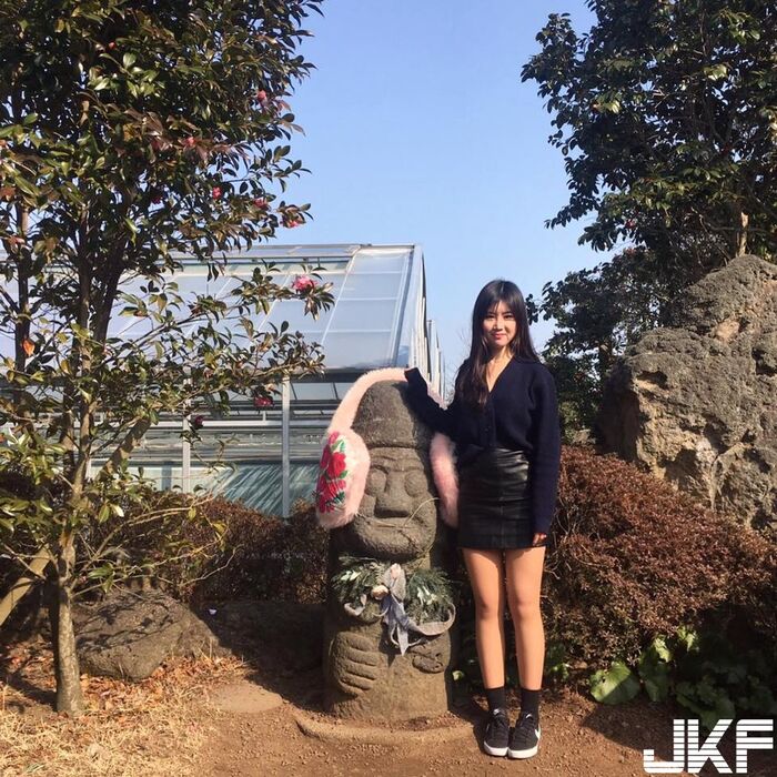來自韓國的可愛女孩 她的迷人電眼把我全電的酥麻酥麻的!! 8th image