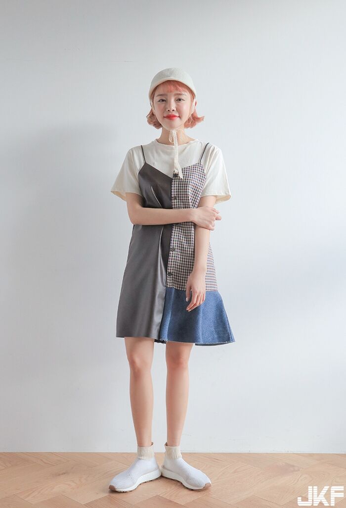 可愛小船馬 那雙白皙嫩腿讓人好想括妳收服 5th image