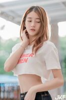 隱隱約約的性感 真叫人難以grip持....