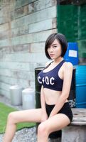 短髮帶點強勢的感覺 讓人好想駕馭她!!